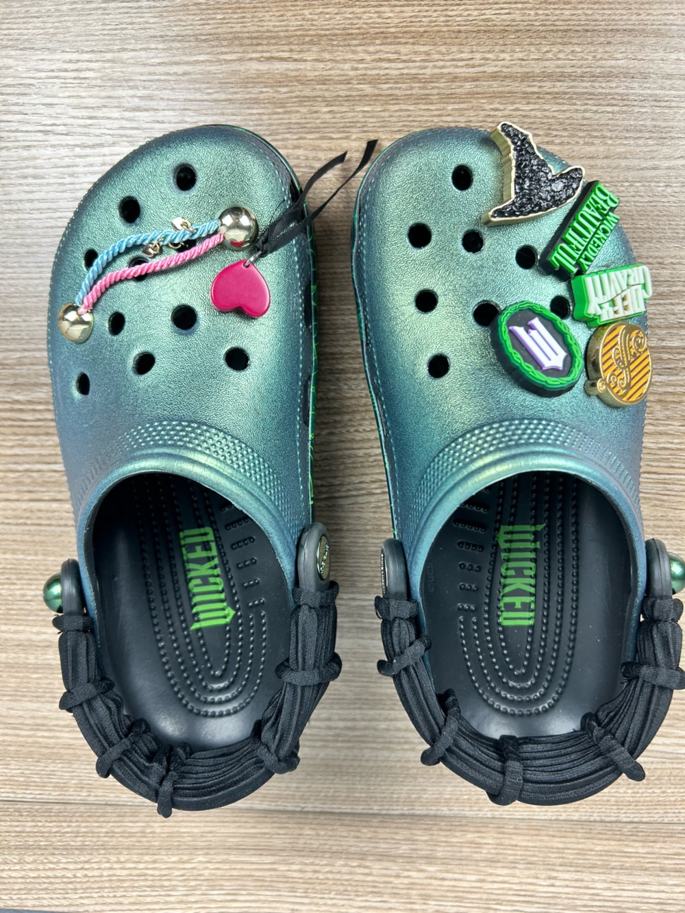 Wicked CROCS limited edition Elphaba green used size 6 women 4 men good cond.